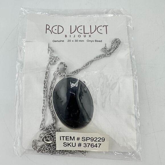 20” NWT Red Velvet Bijoux Silver Tone Oval Onyx Cabochon Pendant Necklace - Picture 1 of 3